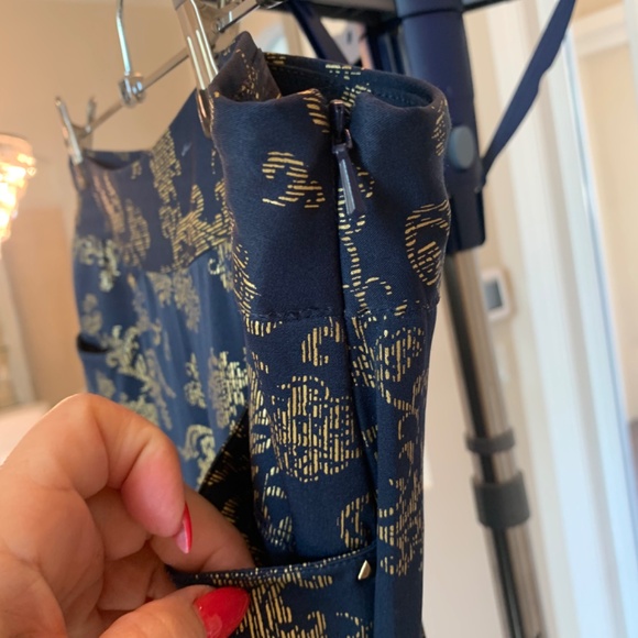 Greg Norman Navy Blue/Gold Print Golf Pants/Top Set sz S/P-4 - Picture 10 of 13